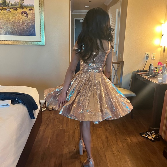 Mac Duggal Fit and Flare Gold Sequin Size 0 Dress - Picture 5 of 6